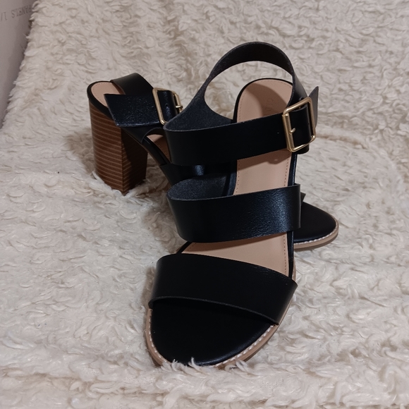 Sandal - Picture 5 of 5